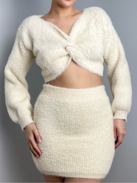 Lulus Dresses & Skirts - Lulu's Cream Fuzzy Knit Mini Skirt and top set 🔥